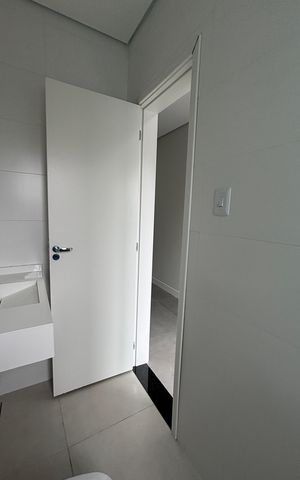 Casa à venda com 155m², 3 quartos e 3 vagas Casa à venda com 155m², 3 quartos e 3 vagasBanheiro da Suíte 1