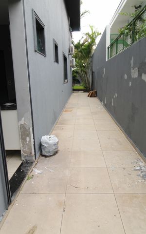 Casa de condomínio para alugar com 460m², 4 quartos e 4 vagasÁrea de Serviço