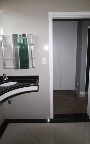 Casa de condomínio para alugar com 460m², 4 quartos e 4 vagasBanheiro da Suíte 3