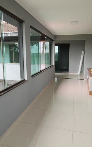 Casa de condomínio para alugar com 460m², 4 quartos e 4 vagasSacada
