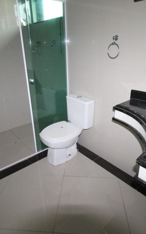 Casa de condomínio para alugar com 460m², 4 quartos e 4 vagasBanheiro da Suíte 3
