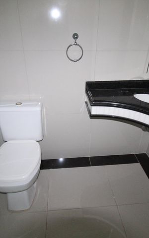 Casa de condomínio para alugar com 460m², 4 quartos e 4 vagasBanheiro da Suíte 1