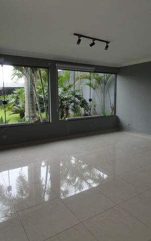 Casa de condomínio para alugar com 460m², 4 quartos e 4 vagasSala 2