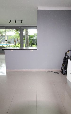 Casa de condomínio para alugar com 460m², 4 quartos e 4 vagasCozinha