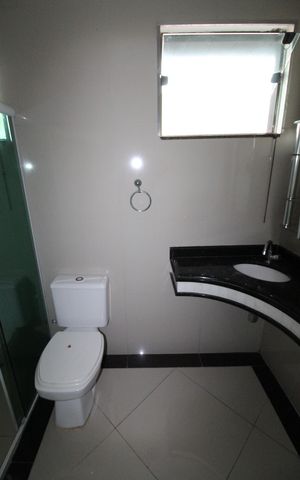 Casa de condomínio para alugar com 460m², 4 quartos e 4 vagasBanheiro da Suíte 3