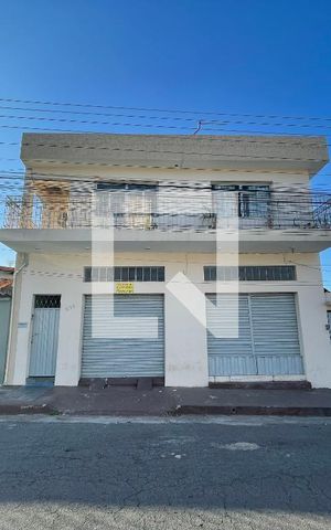 Casa para alugar com 370m², 8 quartos e 3 vagas Casa para alugar com 370m², 8 quartos e 3 vagasFachada