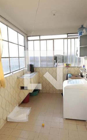 Casa para alugar com 370m², 8 quartos e 3 vagas Casa para alugar com 370m², 8 quartos e 3 vagasCasa 1
