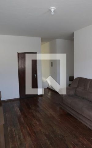 Casa para alugar com 370m², 8 quartos e 3 vagas Casa para alugar com 370m², 8 quartos e 3 vagasCasa 1