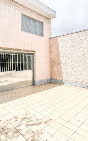 Casa à venda com 110m², 2 quartos e 1 vaga Casa à venda com 110m², 2 quartos e 1 vagaGaragem