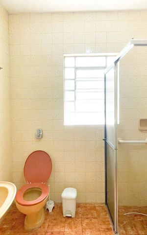 Casa à venda com 110m², 2 quartos e 1 vaga Casa à venda com 110m², 2 quartos e 1 vagaBanheiro