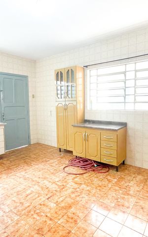 Casa à venda com 110m², 2 quartos e 1 vaga Casa à venda com 110m², 2 quartos e 1 vagaCozinha
