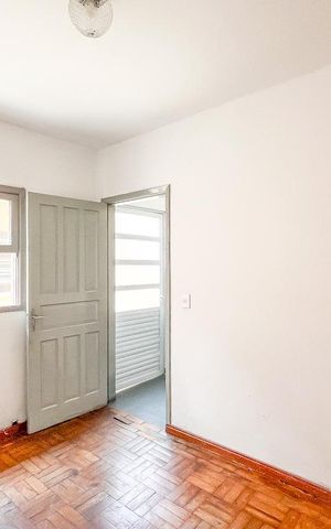 Casa à venda com 110m², 2 quartos e 1 vaga Casa à venda com 110m², 2 quartos e 1 vagaEdicula