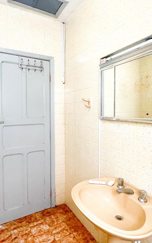 Casa à venda com 110m², 2 quartos e 1 vaga Casa à venda com 110m², 2 quartos e 1 vagaBanheiro