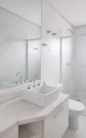 Casa à venda com 400m², 4 quartos e 5 vagasBanheiro - Suíte americana 