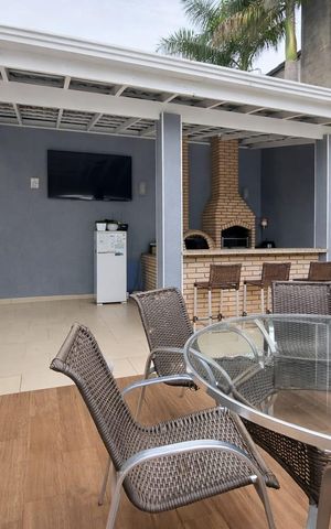 Casa à venda com 400m², 4 quartos e 5 vagasChurrasqueira