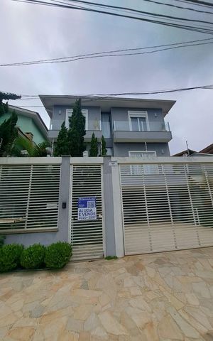 Casa à venda com 400m², 4 quartos e 5 vagasFachada com PLACA