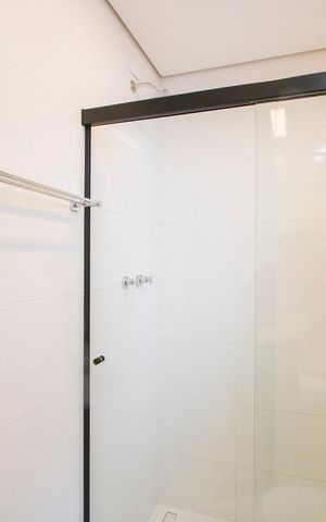 Apartamento à venda com 90m², 3 quartos e 2 vagas Apartamento à venda com 90m², 3 quartos e 2 vagasBanheiro do quarto 1