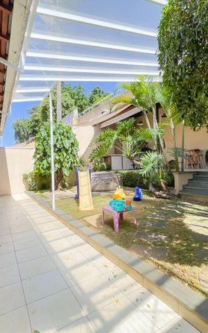 Casa à venda com 380m², 5 quartos e 6 vagas Casa à venda com 380m², 5 quartos e 6 vagasQuintal