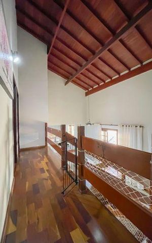 Casa à venda com 380m², 5 quartos e 6 vagas Casa à venda com 380m², 5 quartos e 6 vagasMezanino