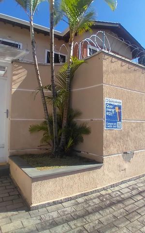 Casa à venda com 380m², 5 quartos e 6 vagas Casa à venda com 380m², 5 quartos e 6 vagasFachada com PLACA