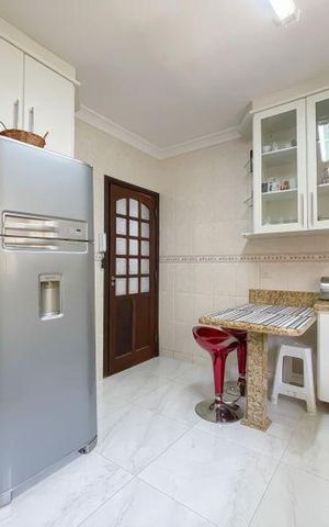 Casa à venda com 380m², 5 quartos e 6 vagas Casa à venda com 380m², 5 quartos e 6 vagasCozinha
