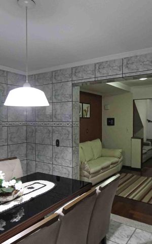 Casa à venda com 192m², 3 quartos e 2 vagas