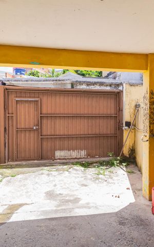 Casa à venda com 350m², 7 quartos e 8 vagas Casa à venda com 350m², 7 quartos e 8 vagasGaragem