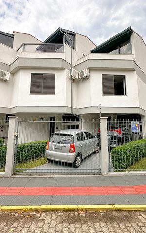 Casa de condomínio para alugar com 112m², 3 quartos e 2 vagasFachada