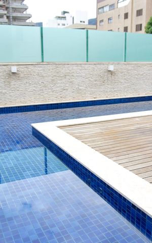 Apartamento à venda com 318m², 3 quartos e 3 vagas Apartamento à venda com 318m², 3 quartos e 3 vagasÁrea Privada - Piscina