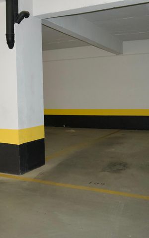Apartamento à venda com 318m², 3 quartos e 3 vagas Apartamento à venda com 318m², 3 quartos e 3 vagasGaragem