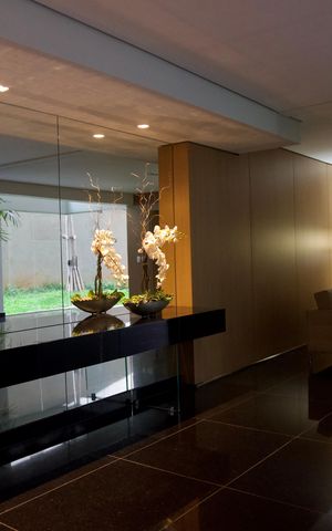 Apartamento à venda com 318m², 3 quartos e 3 vagas Apartamento à venda com 318m², 3 quartos e 3 vagasÁrea comum - Hall