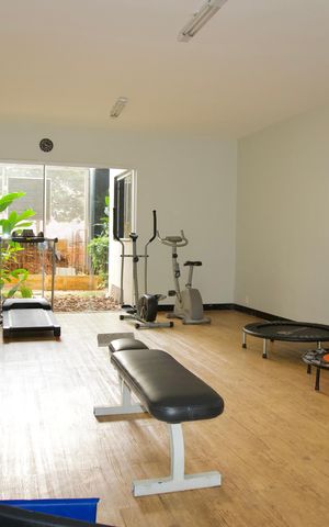Apartamento à venda com 318m², 3 quartos e 3 vagas Apartamento à venda com 318m², 3 quartos e 3 vagasÁrea comum - Academia