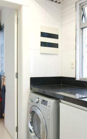 Apartamento à venda com 318m², 3 quartos e 3 vagas Apartamento à venda com 318m², 3 quartos e 3 vagasÁrea de Serviço
