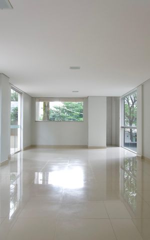 Apartamento à venda com 318m², 3 quartos e 3 vagas Apartamento à venda com 318m², 3 quartos e 3 vagasÁrea comum - Salão de festas