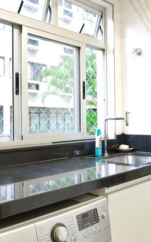 Apartamento à venda com 318m², 3 quartos e 3 vagas Apartamento à venda com 318m², 3 quartos e 3 vagasÁrea de Serviço