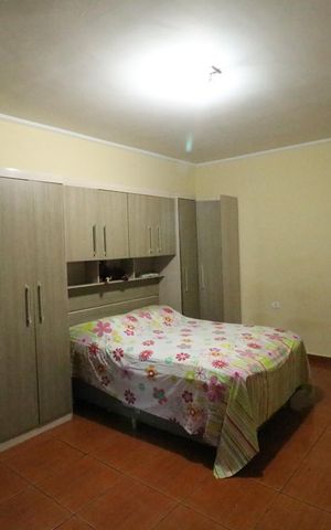 Casa à venda com 200m², 4 quartos e 1 vaga Casa à venda com 200m², 4 quartos e 1 vagaSuite