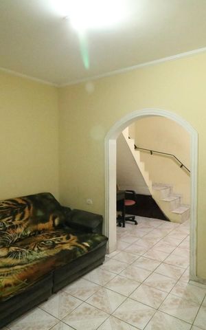 Casa à venda com 200m², 4 quartos e 1 vaga Casa à venda com 200m², 4 quartos e 1 vagaSala