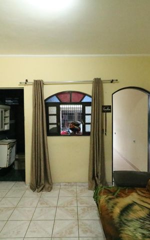 Casa à venda com 200m², 4 quartos e 1 vaga Casa à venda com 200m², 4 quartos e 1 vagaSala