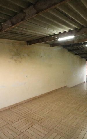 Casa à venda com 200m², 4 quartos e 1 vaga Casa à venda com 200m², 4 quartos e 1 vagaTerraço