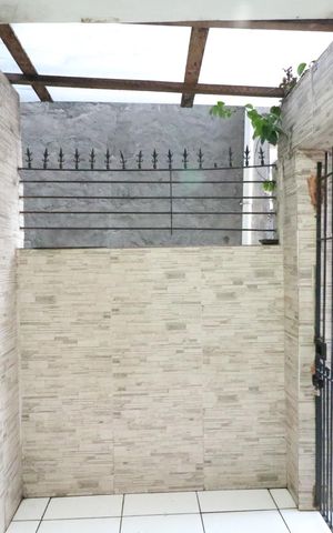 Casa à venda com 200m², 4 quartos e 1 vaga Casa à venda com 200m², 4 quartos e 1 vagaÁrea de Serviço