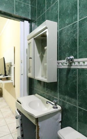 Casa à venda com 200m², 4 quartos e 1 vaga Casa à venda com 200m², 4 quartos e 1 vagaBanheiro 1