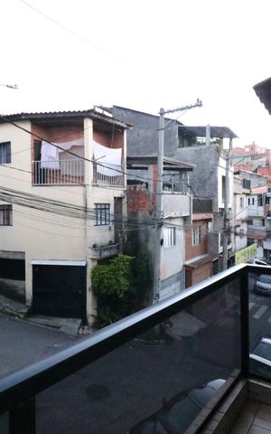 Casa à venda com 200m², 4 quartos e 1 vaga Casa à venda com 200m², 4 quartos e 1 vagaVaranda