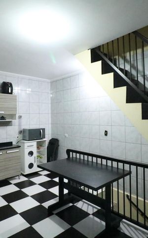 Casa à venda com 200m², 4 quartos e 1 vaga Casa à venda com 200m², 4 quartos e 1 vagaCozinha