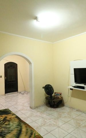 Casa à venda com 200m², 4 quartos e 1 vaga Casa à venda com 200m², 4 quartos e 1 vagaSala