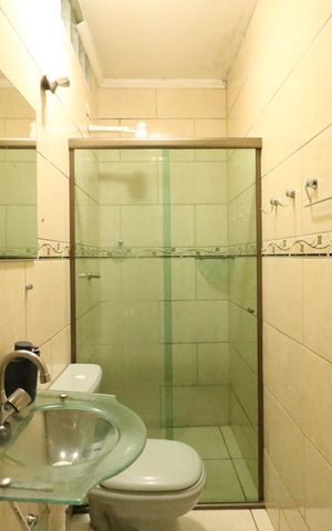 Casa à venda com 200m², 4 quartos e 1 vaga Casa à venda com 200m², 4 quartos e 1 vagaBanheiro 2