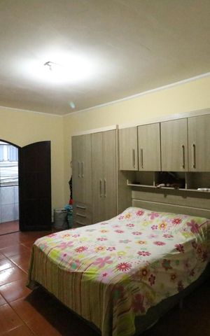 Casa à venda com 200m², 4 quartos e 1 vaga Casa à venda com 200m², 4 quartos e 1 vagaSuite