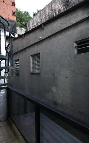 Casa à venda com 200m², 4 quartos e 1 vaga Casa à venda com 200m², 4 quartos e 1 vagaVaranda