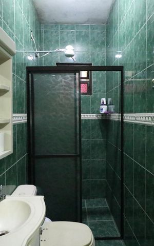 Casa à venda com 200m², 4 quartos e 1 vaga Casa à venda com 200m², 4 quartos e 1 vagaBanheiro 1