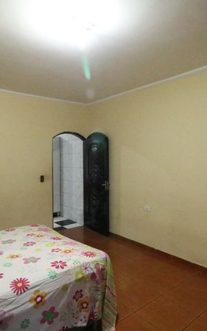 Casa à venda com 200m², 4 quartos e 1 vaga Casa à venda com 200m², 4 quartos e 1 vagaSuite