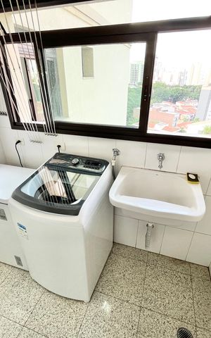 Apartamento à venda com 150m², 4 quartos e 3 vagas Apartamento à venda com 150m², 4 quartos e 3 vagasÁrea de Serviço